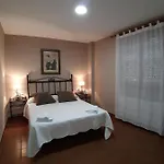 Hostal Gudar Guest house