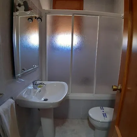 Hostal Gúdar 2*